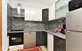 Sea View Apartment Melani